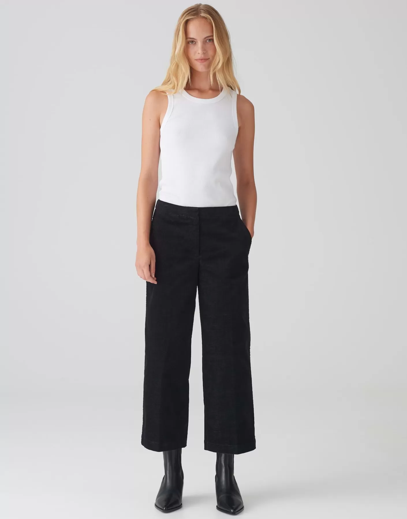 Pantalons<OPUS Commander Pantalon En Velours Mondai Noir En Ligne black